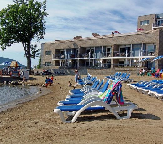 Surfside On The Lake