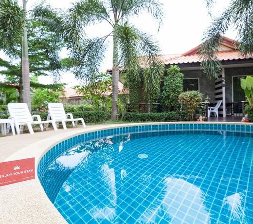 ZEN Rooms Soi Baan Khun Penn
