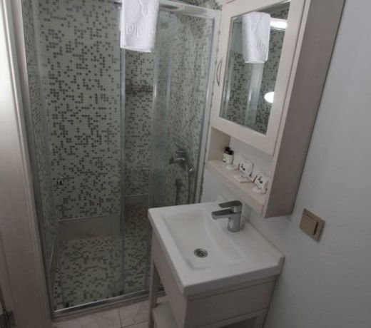 Double Inn Marina Hotel