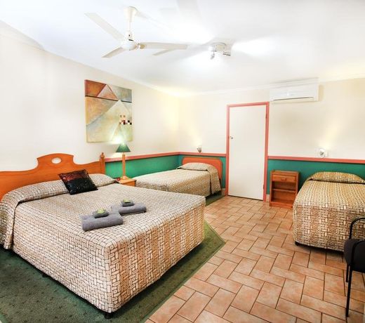 Gin Gin Central Motel