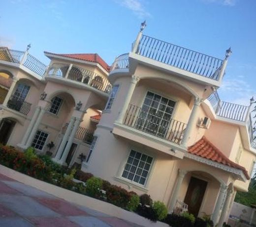 Pinnacle View Estate Colors Hideaway #3