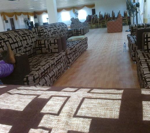 Warike Hotel and Suites