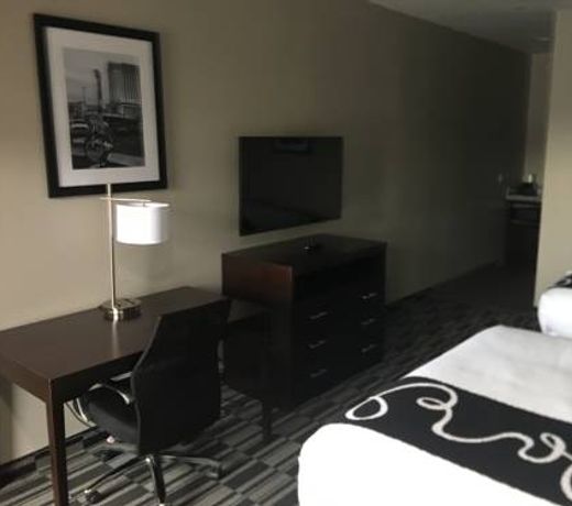 Catoosa Inn & Suites