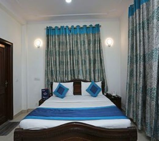 OYO 472 Hotel Sareen