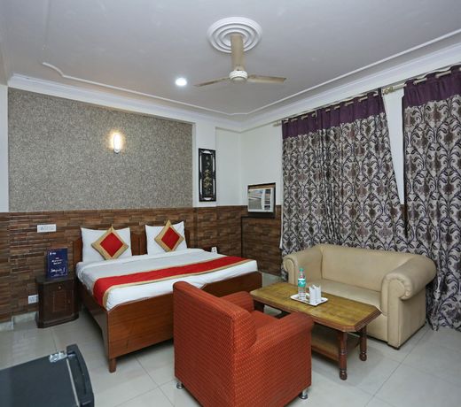 OYO 472 Hotel Sareen