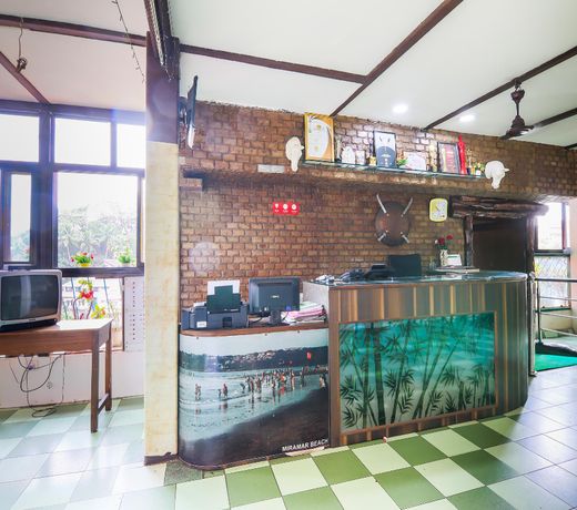 OYO Flagship 805 Hotel Manvins