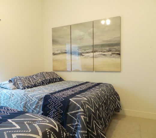 La Isla Condominiums by Cheap Getaway