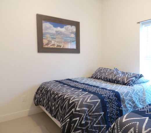 La Isla Condominiums by Cheap Getaway