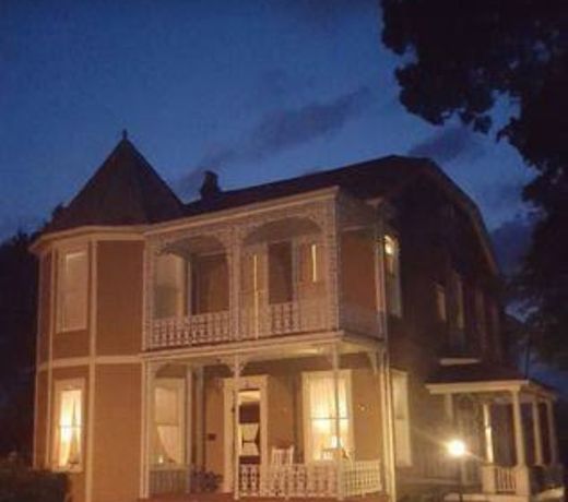 Laurel Manor Bed and Breakfast