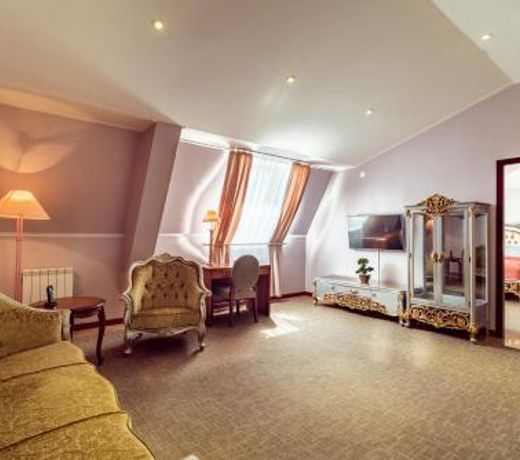 Lenina Hotel