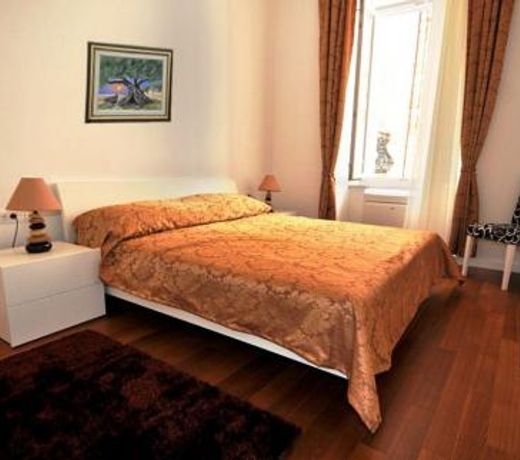 Old Town Finest Posat