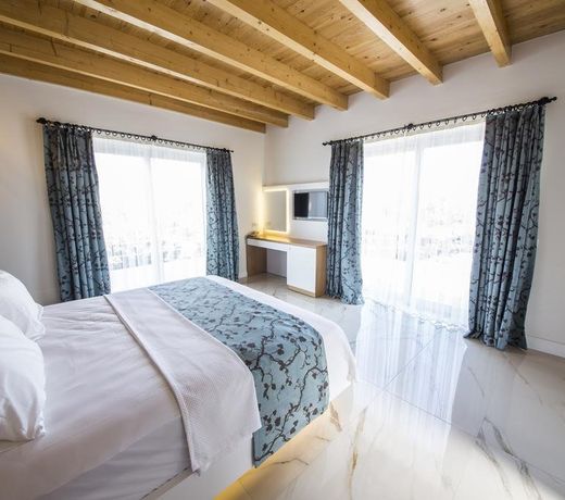 Blanca Beach Hotel