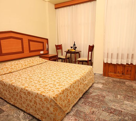 Dreamland Hotel