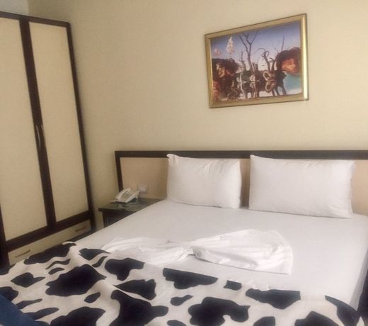 Sunrise Hotel Cameria