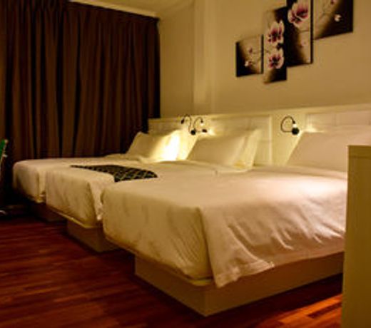 Pine Garden Hotel