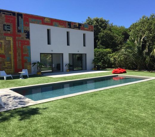 Le Cube Hotel design a Hyeres Plage avec Piscine et Cuisine