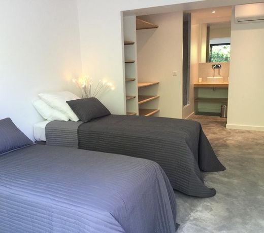 Le Cube Hotel design a Hyeres Plage avec Piscine et Cuisine