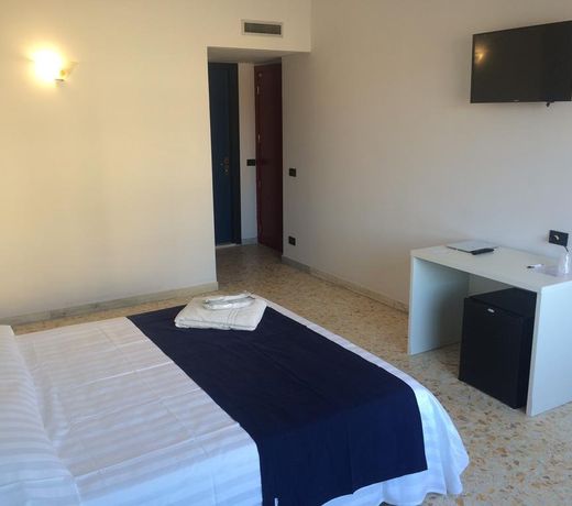 Alex & Lorenz Hotel