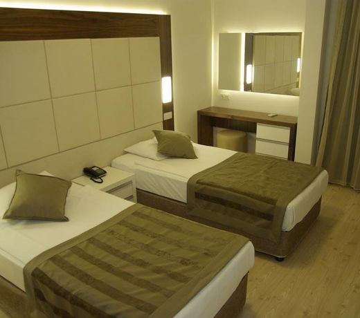 Delfino Buti̇k Otel