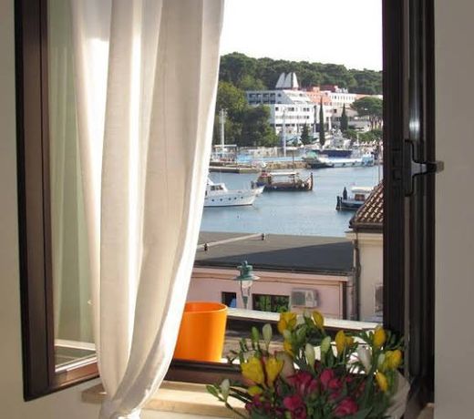 Guest House Pina