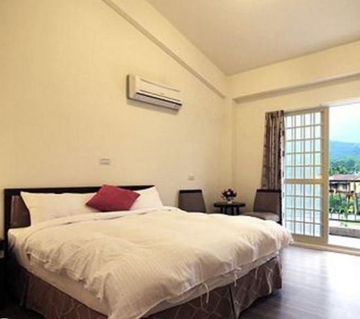 Akuei House B & B