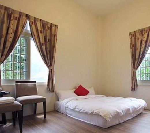 Akuei House B & B