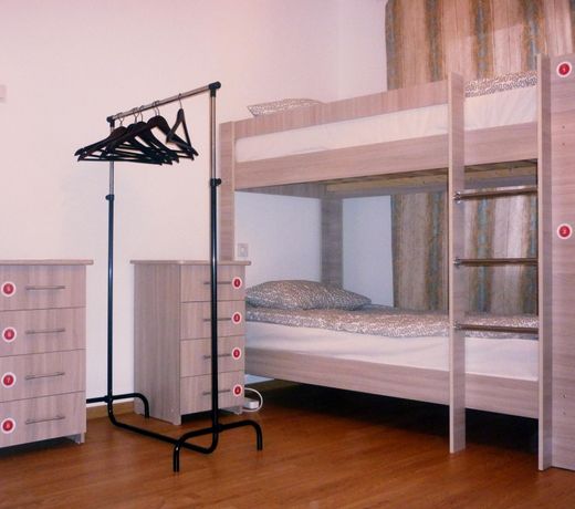 Like Hostel