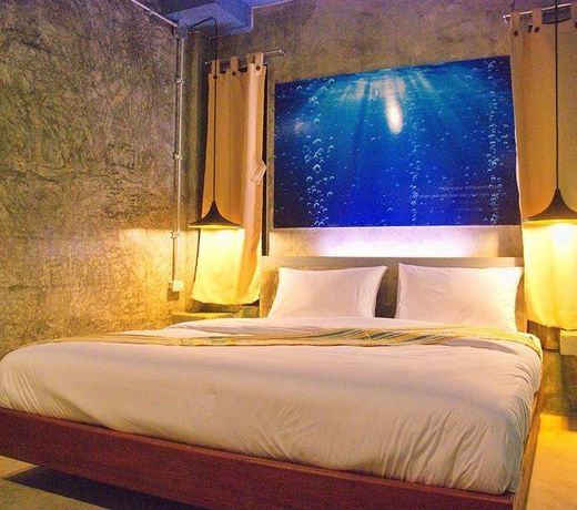 Seabox Khaolak Hostel