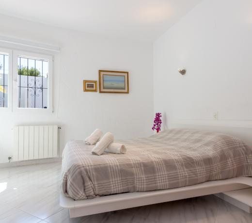 Villa La Madrugada by Abahana Villas