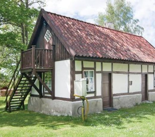 Nice home in Lrbro with