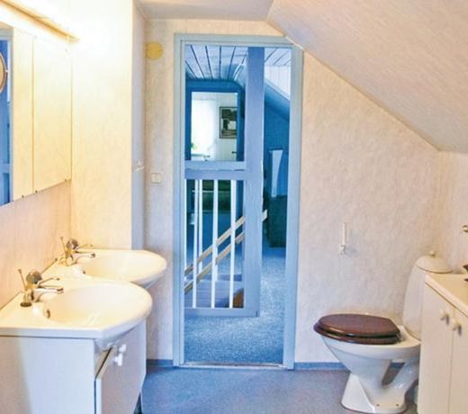 Amazing home in Markaryd with 4 Bedrooms, Sauna and Indoor swimming pool