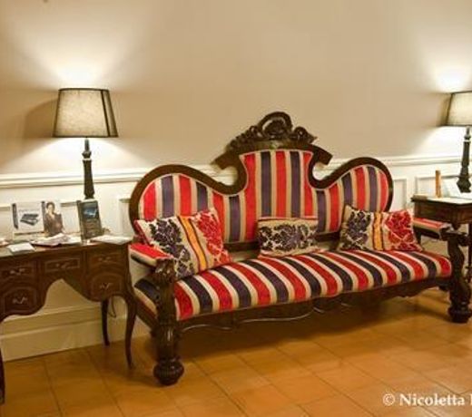 Decumani Hotel De Charme