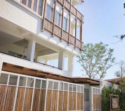 Villa S