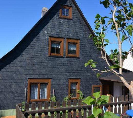 Pretty Holiday Home in Neustadt am Rennsteig near Ski Area