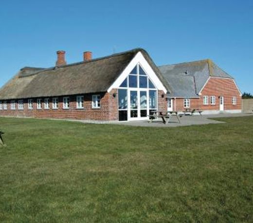 Stunning home in Ringkbing with 8 Bedrooms and WiFi