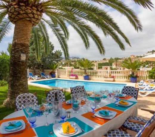 Villa Oasis by Abahana Villas