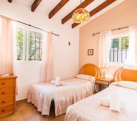 Villa Serenidad by Abahana Villas