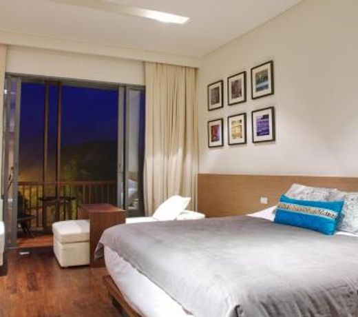 Veranda High Residence