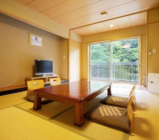 Yuki Lodge