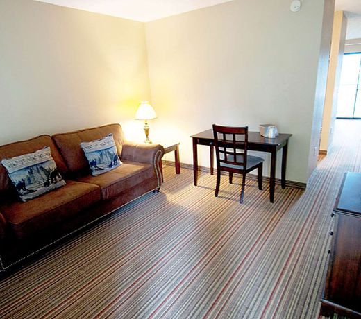 TREMONT LODGE AND RESORT