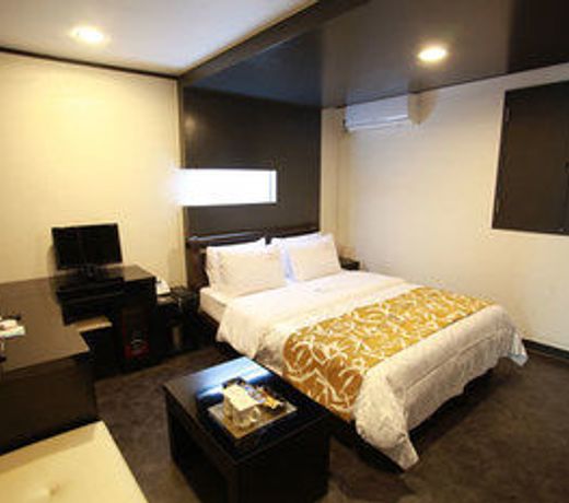 La Nuit Hotel