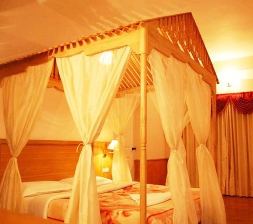 Royal Hotel