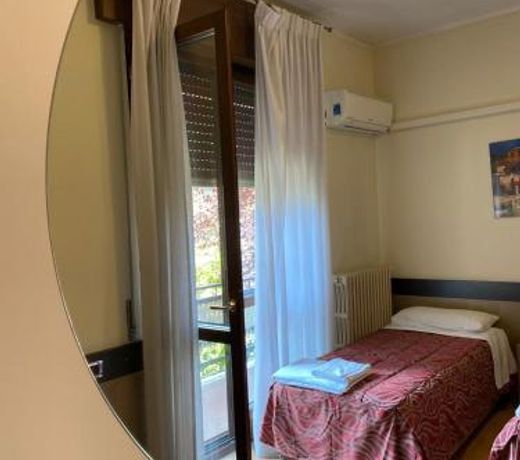 B&B Santa Monica