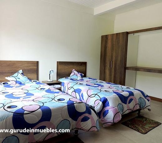 Hotel Hostal Ullumbe