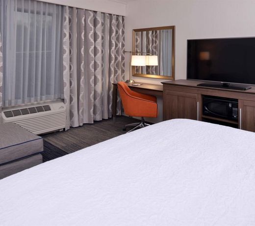 Hampton Inn & Suites Albany-East Greenbush, NY