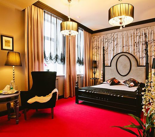 Derzhava Hotel