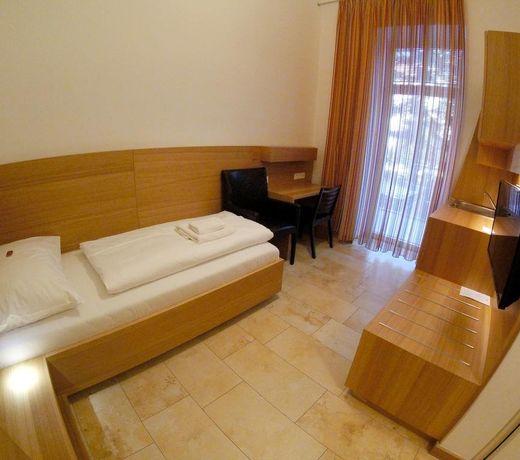 Hotel Aton