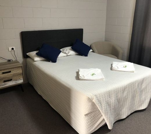 Bororen Hotel Motel