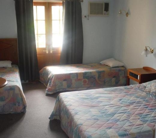 Bororen Hotel Motel