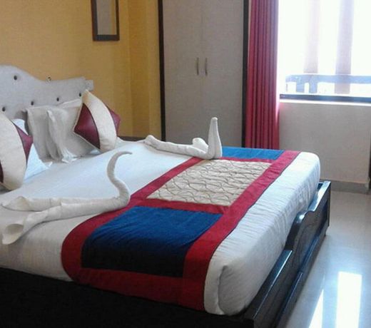 Hotel Paras Plaza